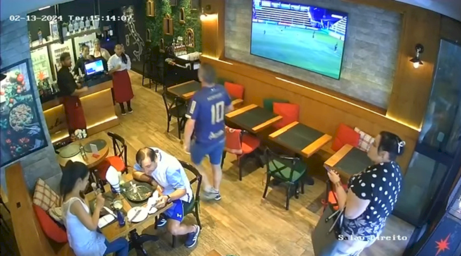 Restaurante divulga nota de esclarecimento e novo vídeo sobre confusão envolvendo clientes e garçom