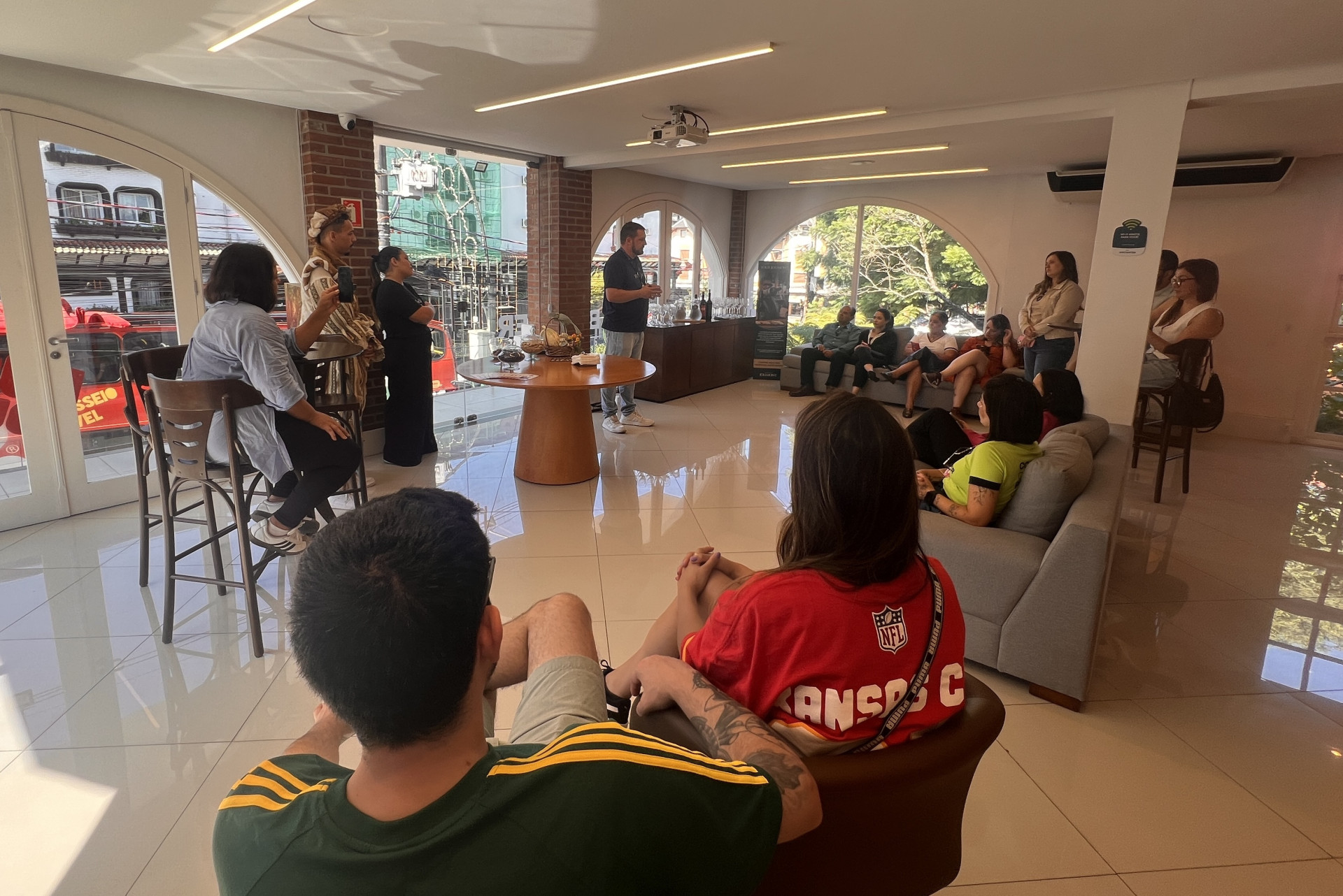 Brocker Turismo promove harmonização exclusiva de vinhos e chocolates em Gramado