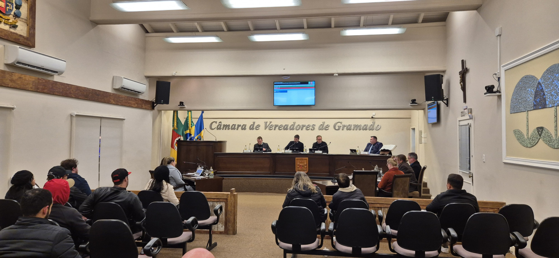 Câmara aprova projeto que muda status jurídico da Rua Coberta em meio a protestos de artistas