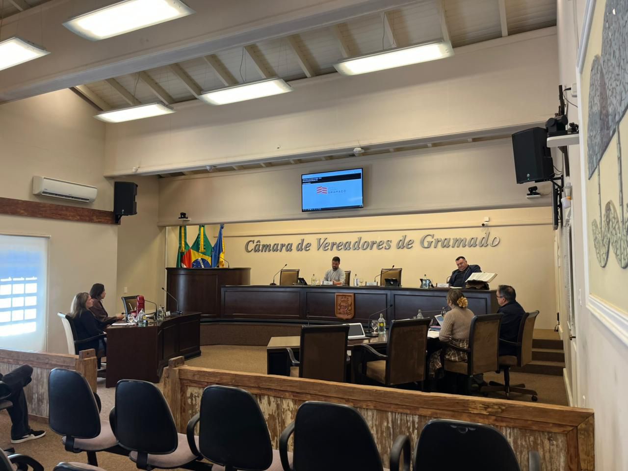 Câmara de Gramado muda resultado de sessão e aprova projetos antes considerados rejeitados