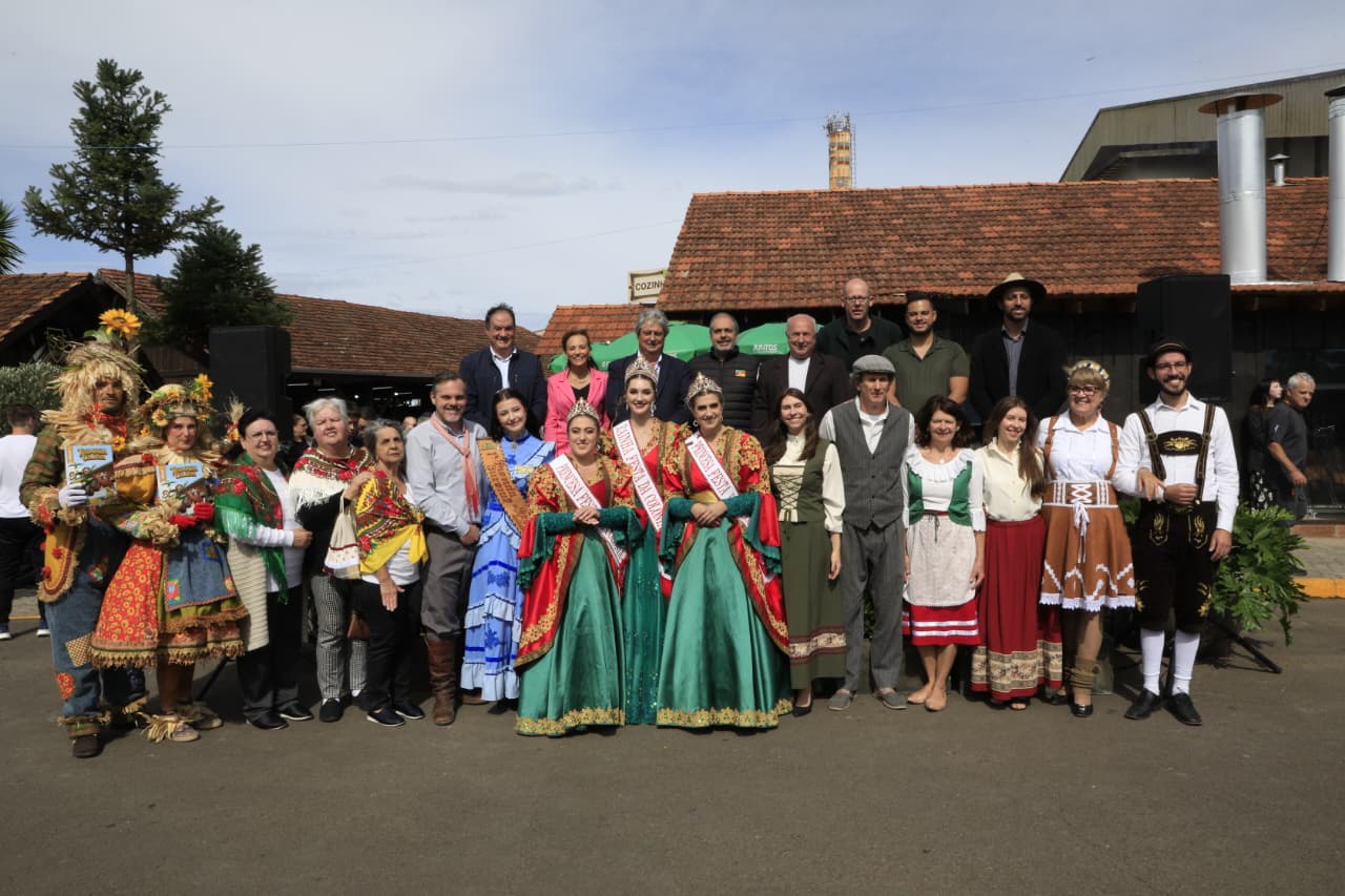 Homenagem para Noreh Michalski marca abertura da 35ª Festa da Colônia de Gramado