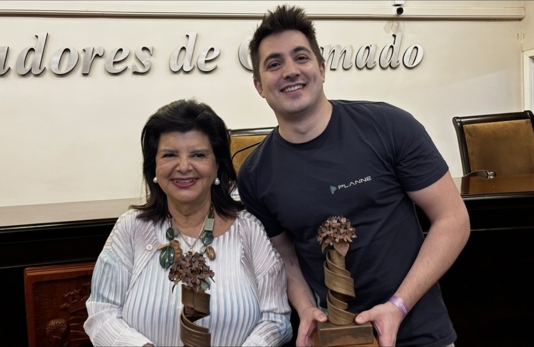 Luiza Trajano e Gregório Nardini recebem troféu de inovação em Gramado