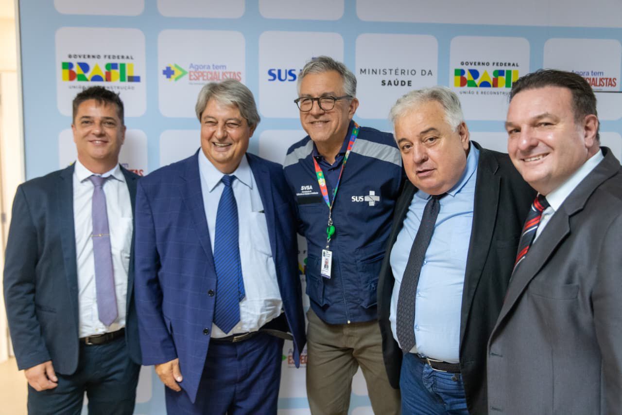 Ministro da Saúde recebe representantes de Gramado em Brasília