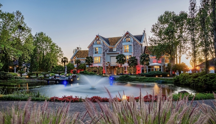Luzes, sabores únicos e rótulos premiados recheiam o Natal e Reveillon do Castelo Saint Andrews