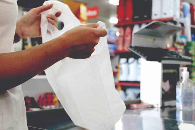 Prefeitura de Gramado propõe revogação da lei que proíbe distribuição gratuita de sacolas plásticas