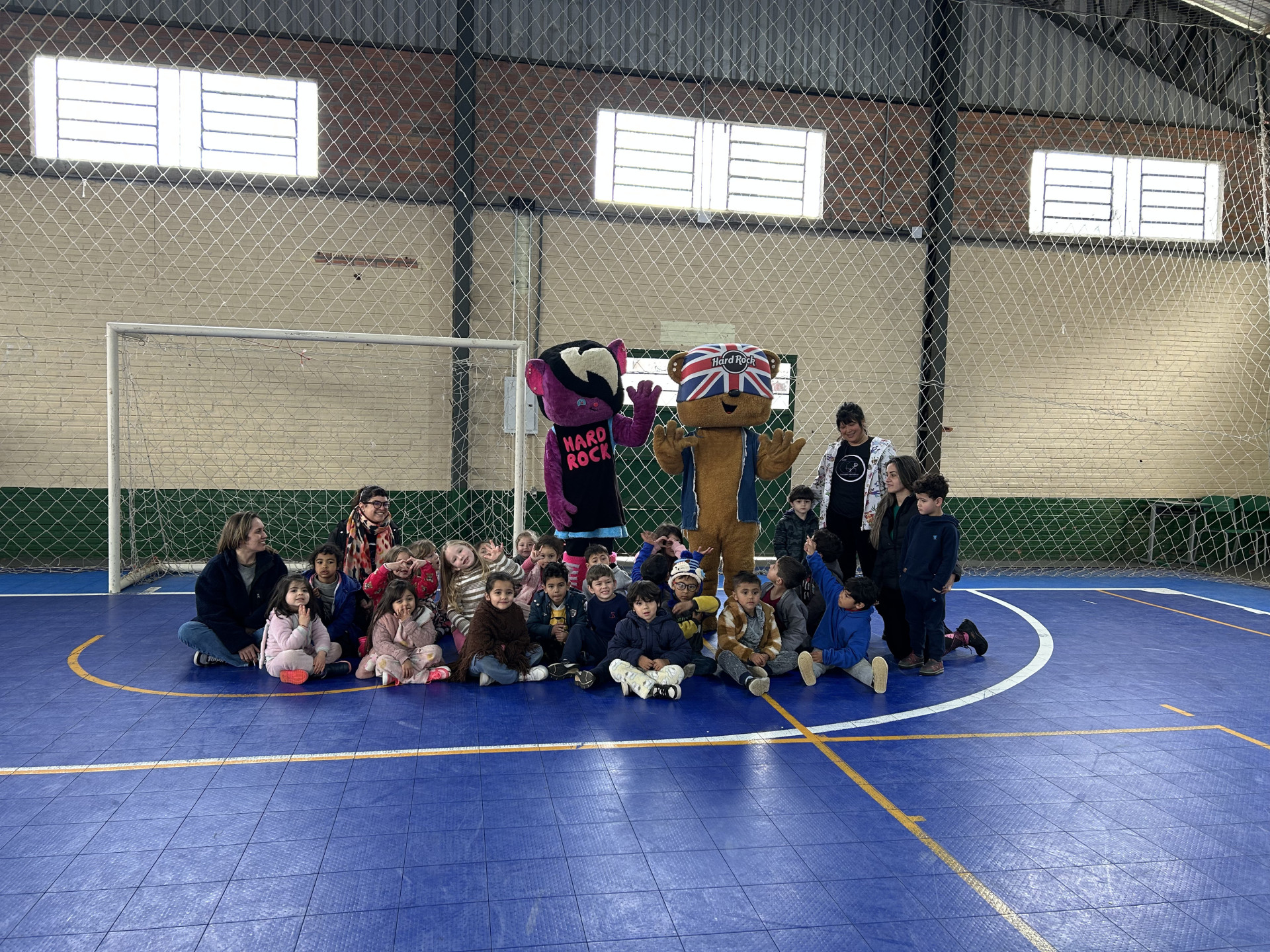 Residence Club at Hard Rock Hotel Gramado leva música e dança para escolas no Dia da Educação Infantil