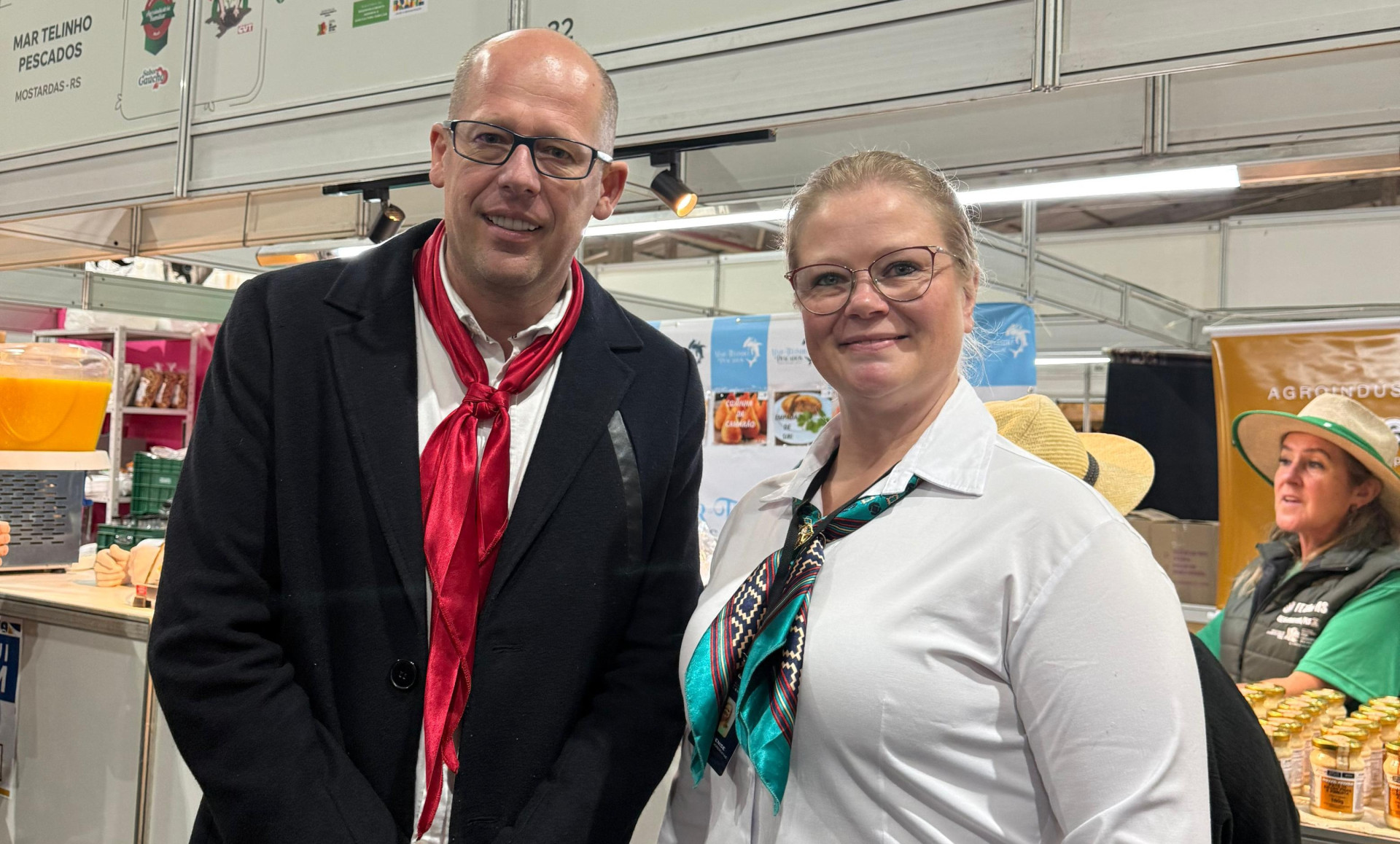 Vereadora Professora Denise articula com deputado Joel Wilhelm recursos para implantação de UPA em Gramado durante visita à Expointer
